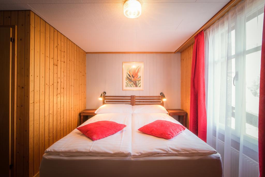 Hotel Tell And Apartments Unterseen Exterior photo